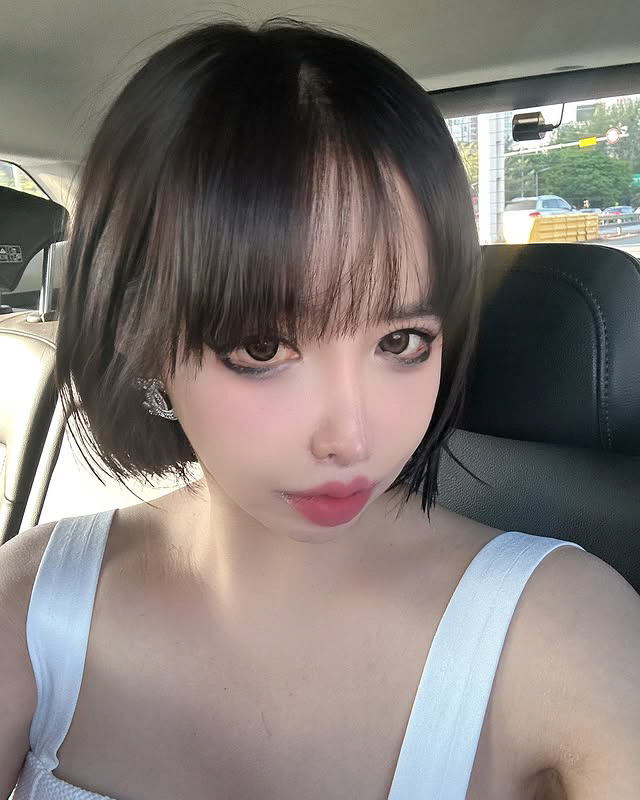 박봄, '필터 논란' 후 단발 변신..과한 아이라인은 여전