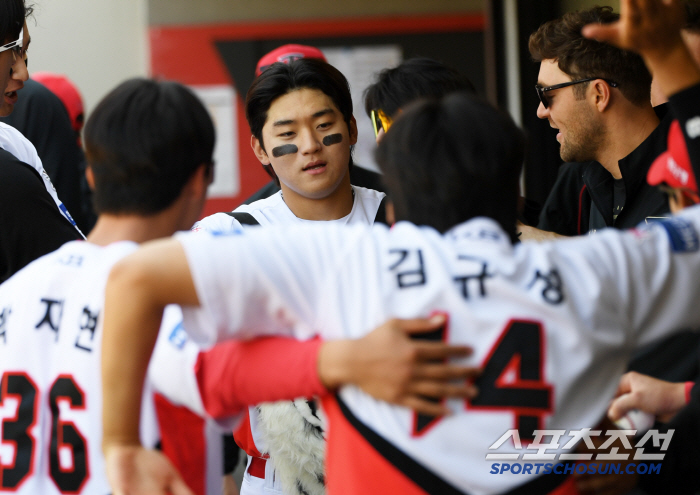 선수 하나 온다고 팀이 바뀌어요? 네. 김도영! 김도영! 올러도 만세삼창 → "제가 이렇게 나온 이상 과정 보다 결과"
