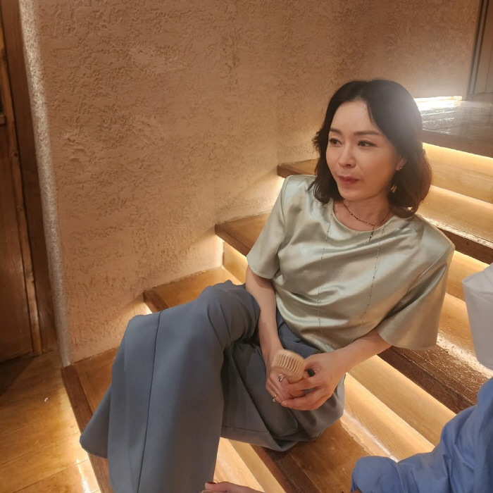 김정난, 가슴 아픈 소식 전했다 "종양 수술로 턱 잃은 노묘..항암치료 …