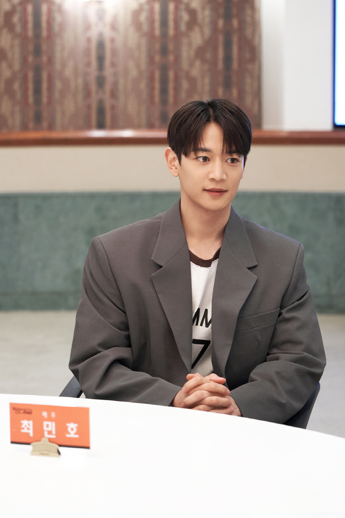 [인터뷰①] '랑데부' 최민호 "연극? 이순재 선생님의 가르침 덕분에 사랑에 빠져"