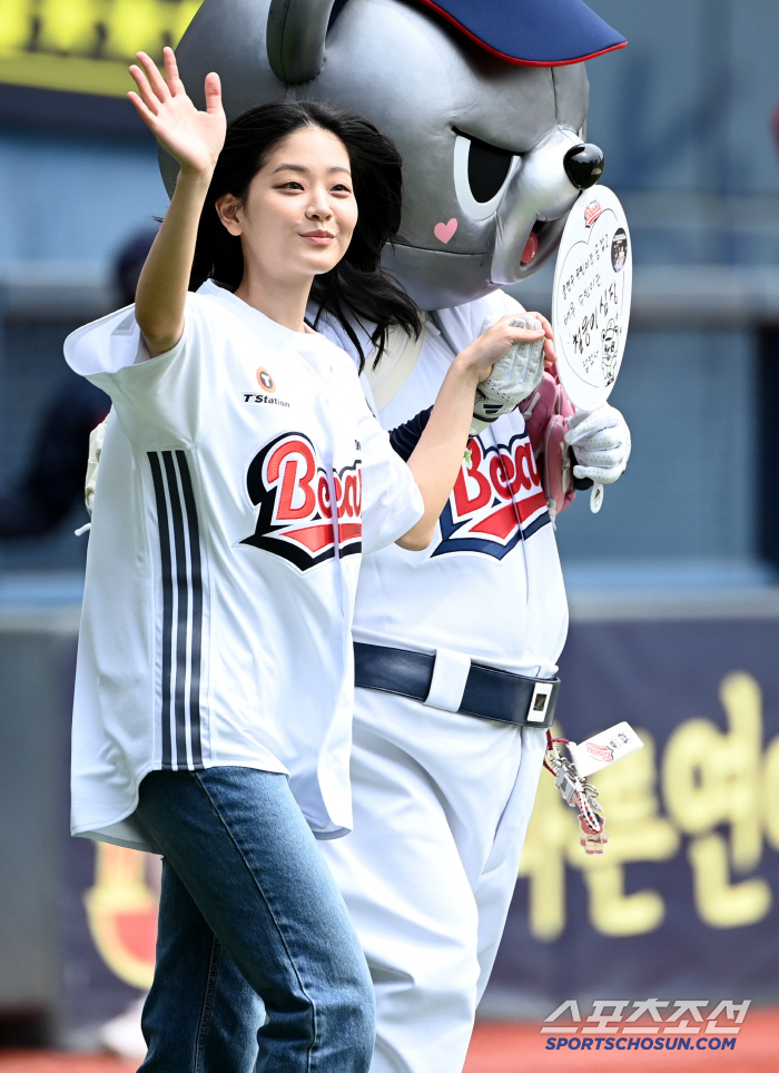 [포토] 정수빈, 두산 승리 기원!