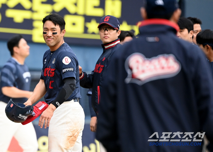 '선배미 달달하네!' 사구 던져 미안했던 후배 격려한 자이언츠 캡틴의 터…