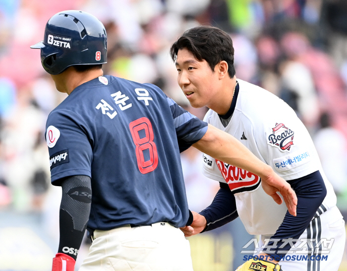 '선배미 달달하네!' 사구 던져 미안했던 후배 격려한 자이언츠 캡틴의 터…