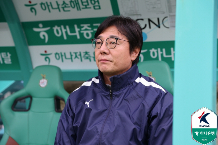 황선홍 감독의 이례적 극찬 "강윤성, 오늘 최고였다!"[현장 기자회견]