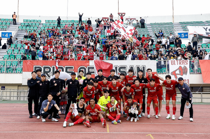 '0:2→2:2→3:2' 퇴장 변수에도 웃은 부산, 화성전 3-2 역전승…
