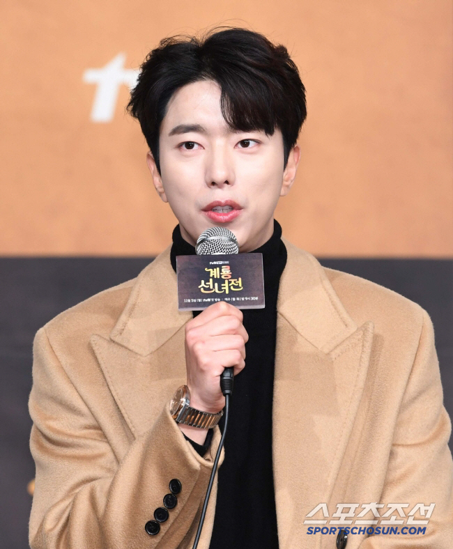 윤현민 "母 두 명" 가정사 고백 "이복동생 결혼식 축가도 맡아" ('미우새')