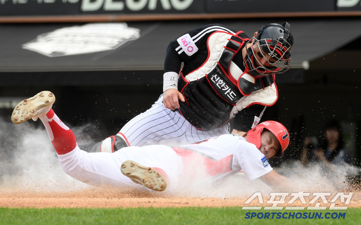 '박해민인 줄 알았네' 박동원이 또 달렸다...몸 던진 투혼에도 2번 연…