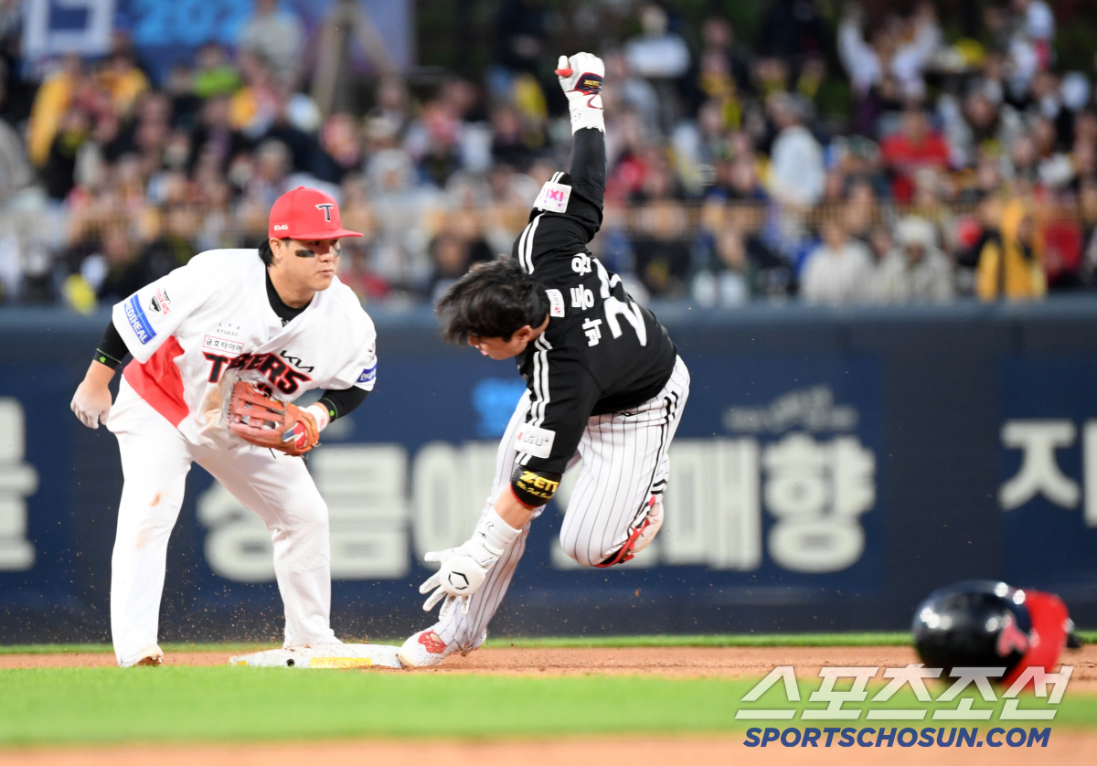 '박해민인 줄 알았네' 박동원이 또 달렸다...몸 던진 투혼에도 2번 연…
