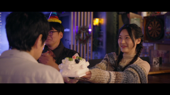 故김새론 유작 공개됐다..'기타맨' MV 청초한 얼굴 "아픔없는 세상서 …