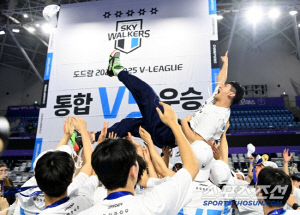 '레전드' 문성민, 현대캐피탈 남는다→코치로 제 2의 배구 인생 출발…