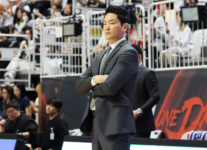 "워니도 짜증 내면서 전체적으로 좋지 않았다" 충격 패배, 전희철 SK 감독의 우려는 현실이 됐다