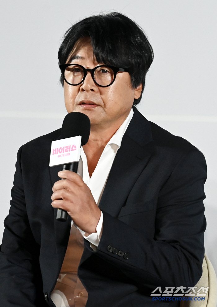 [SC현장] "키스신=액션"…'바이러스' 배두나♥김윤석의 '띠동갑' 로맨…