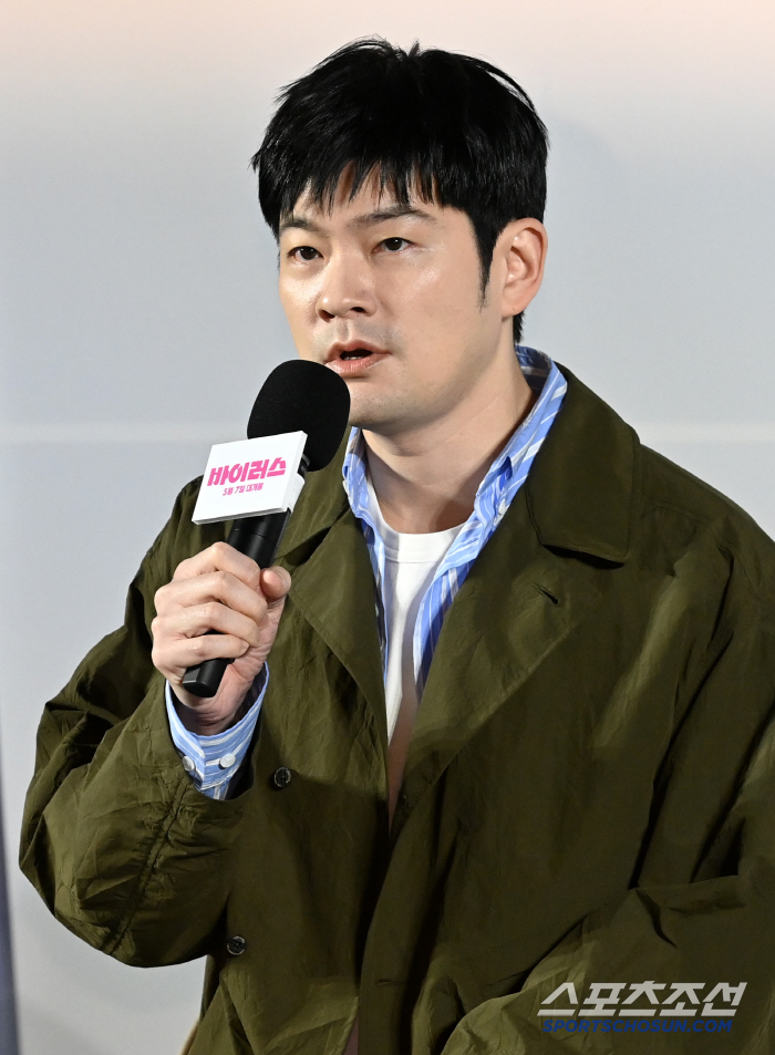 [SC현장] "키스신=액션"…'바이러스' 배두나♥김윤석의 '띠동갑' 로맨…