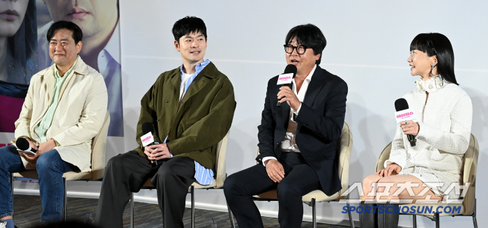 [SC현장] "키스신=액션"…'바이러스' 배두나♥김윤석의 '띠동갑' 로맨…