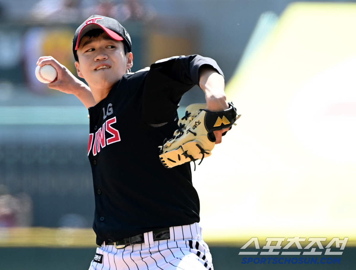 0.1이닝 4사구 4개→3이닝 6실점. 대체 폭망은 끝. '위기의 1위'…