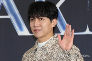 가수 이승기 장인, 코스닥상장사 주가조작 혐의로 구속(종합)