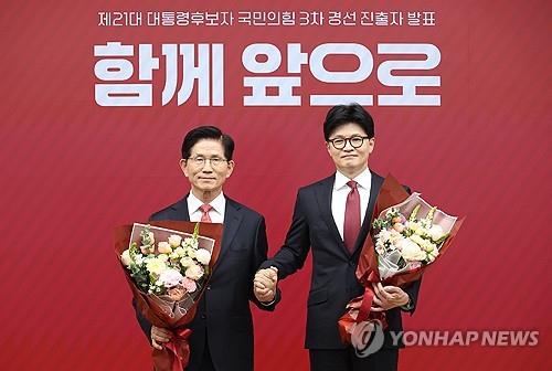 김문수, '韓대행+2강 원샷경선' 시나리오에 "차차 논의해봐야"(종합)