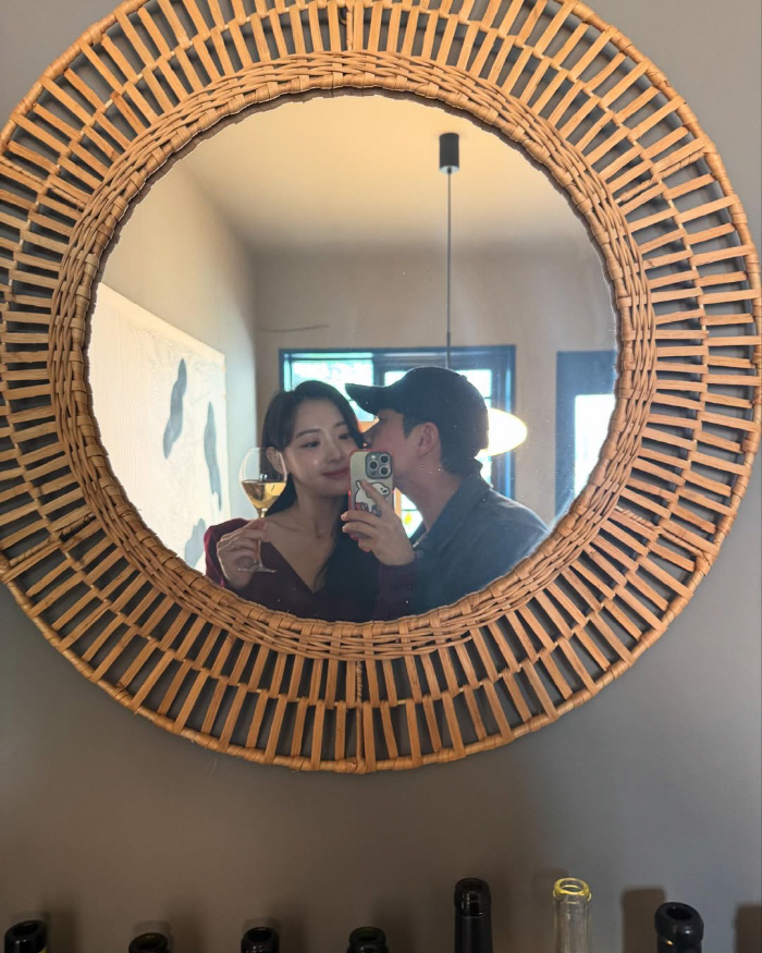 '5월 결혼' 배성재♥김다영, 퇴사 후 '볼뽀뽀' 럽스타 시작..."새로…