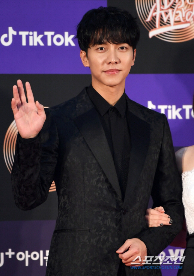 '이다인♥' 이승기, 처가 두둔하다 끝내 손절..장인 주가조작 혐의로 구…