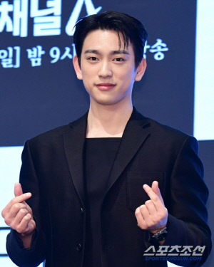 [단독] 박진영, '샤이닝' 살리는 구원투수..차기작 부자 '열일' 행보