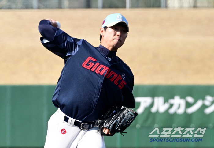 '33일만에 1군 복귀' 121홀드 필승조 향한 '의심'의 시선…냉정한 …
