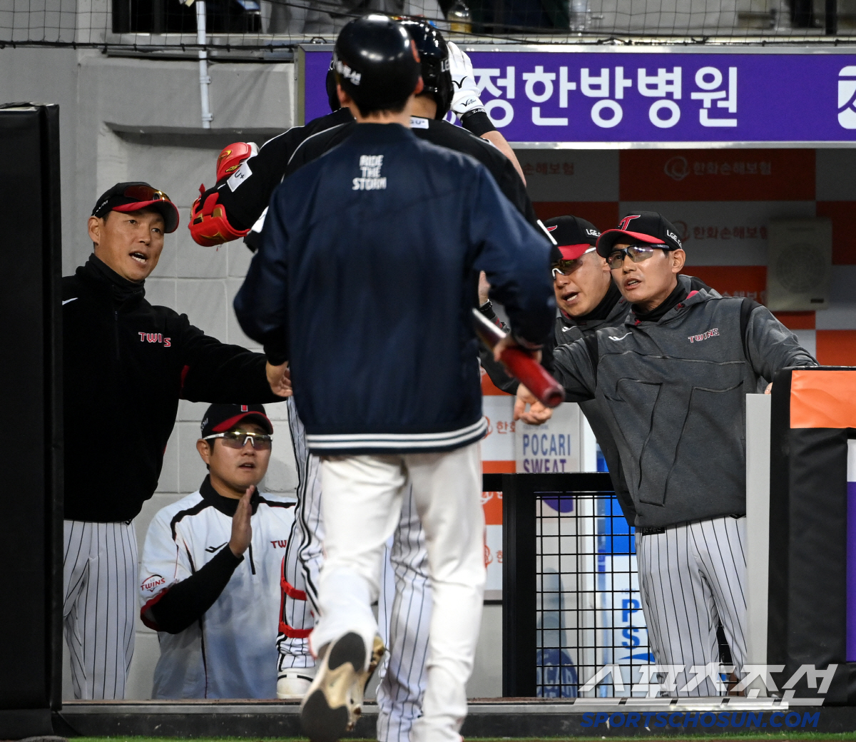 '절대 1강→4강 체제 변화오나.' 첫 3연패 LG의 위기가 현실로...…