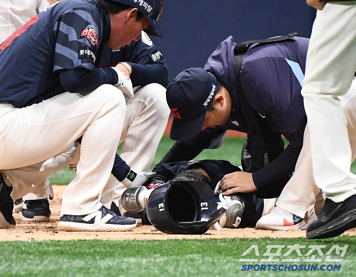 헤드샷에 쓰러진 수위 타자, 만년 백업의 성공 신화를 누가 질투하나? […