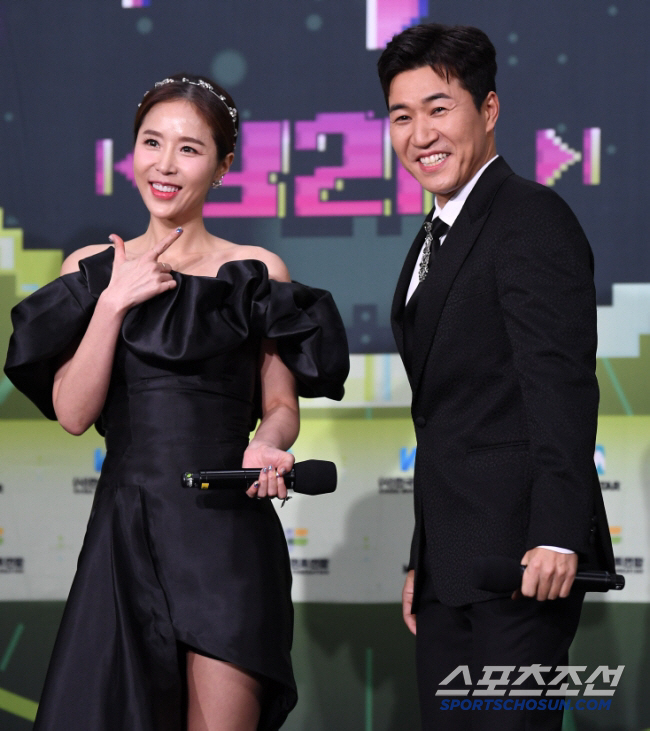 신지, 김종민 결혼식 루머에 분노 "그만 좀..정말 지긋지긋해"