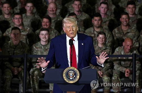 트럼프 "對중국 고율관세 당연…관세 부담, 중국이 흡수할 것"