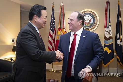 존 펠란 미 해군성 장관 방한…HD현대重·한화오션 잇따라 방문