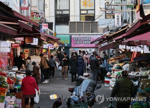 [2보] 3월 산업생산 0.9%↑…소비·투자 등 내수 부진은 지속