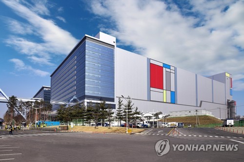 삼성 반도체 HBM·파운드리 부진, '주력' 범용 메모리로 상쇄