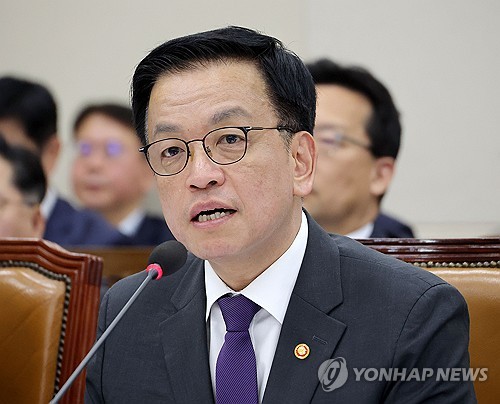 최상목 "알래스카LNG 사업, 판단에 시간 한참 걸릴 것"