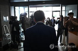 '정계은퇴 선언' 홍준표, 국민의힘 탈당계 제출