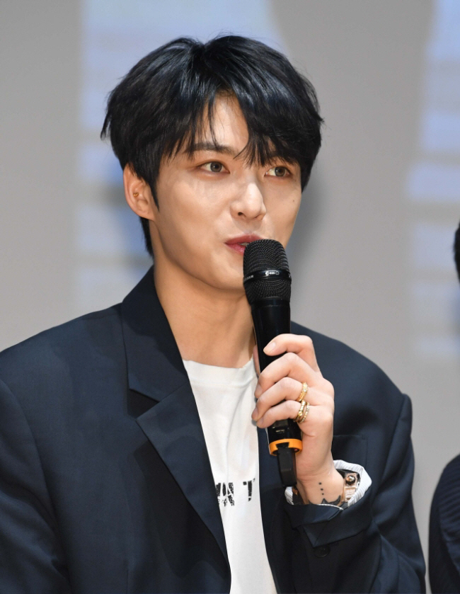 김재중, 사생팬 피해 전복 사고 "기어나오자 웃으며 사진 찍어" ('돌싱포맨')