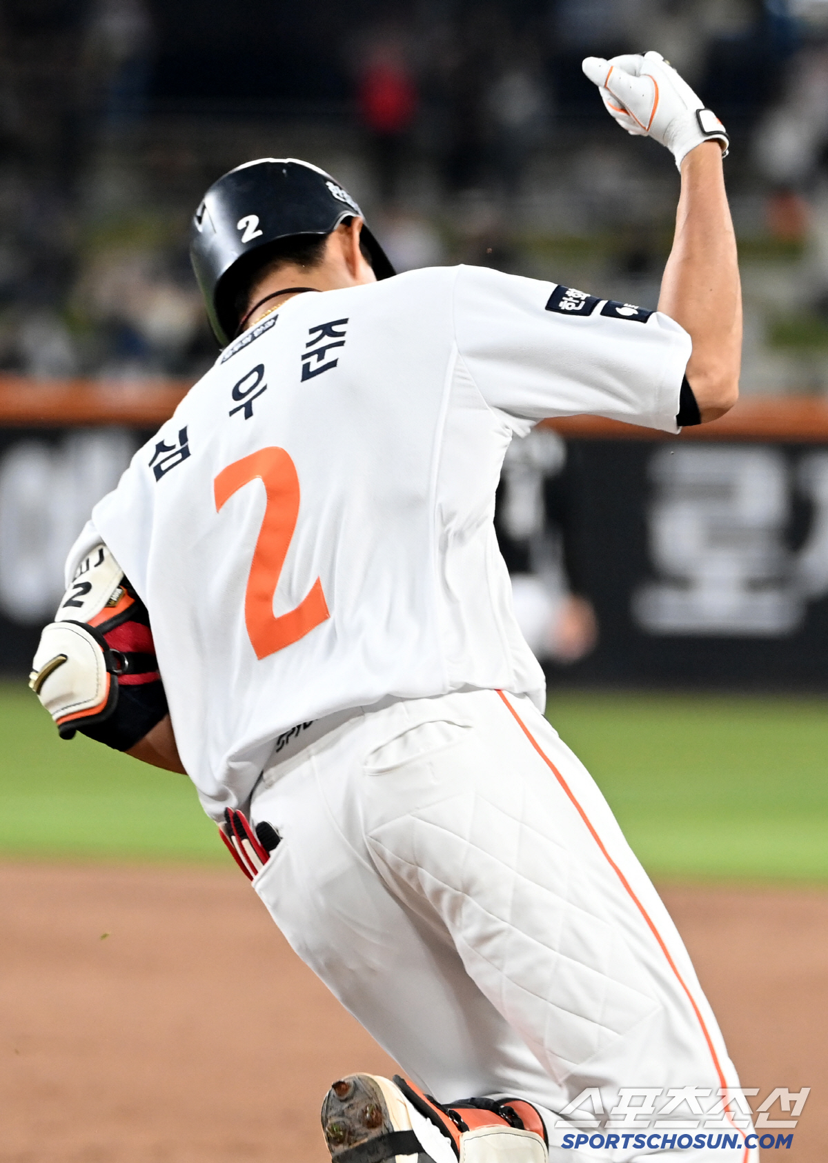 냉랭한 무관심에 당황한 심우준, 결국 폭발한 동료들의 환호... 이적 첫…