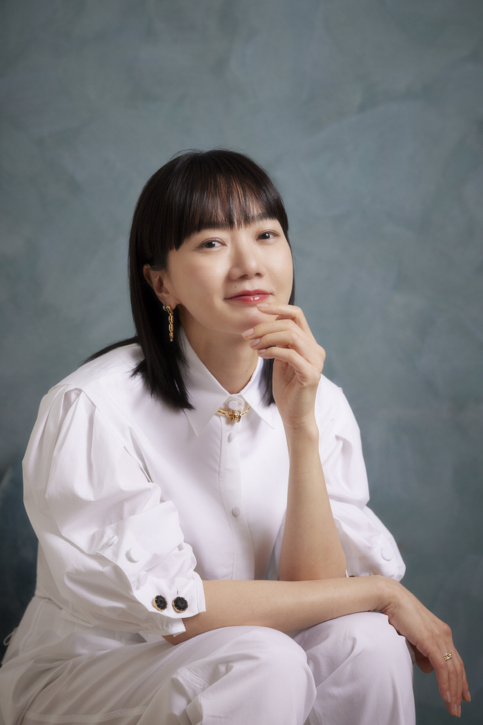[인터뷰①] 배두나 "'12살 연상' 김윤석과 로맨스 호흡='바이러스' 선택 이유"