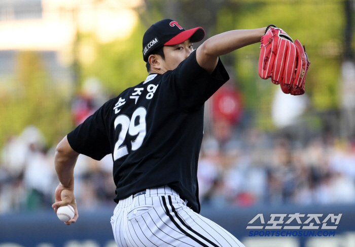 2승6패 2G차 쫓기는 1위. 갈길 급한데도 9연전을 선발 6명으로. 염…