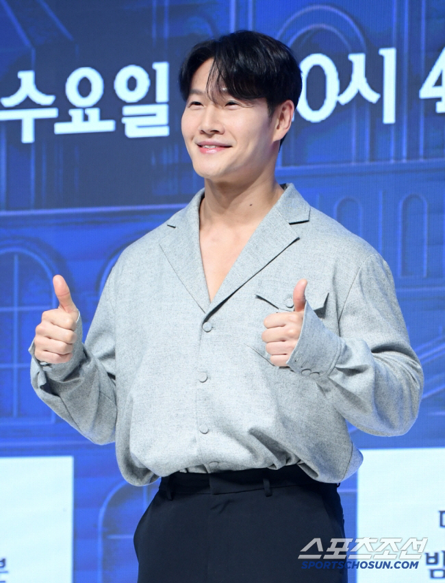김종국, 충격의 '쓰레기 집' 해명 "이사 앞둬 짐 놔둔 것, 냄새 안 …