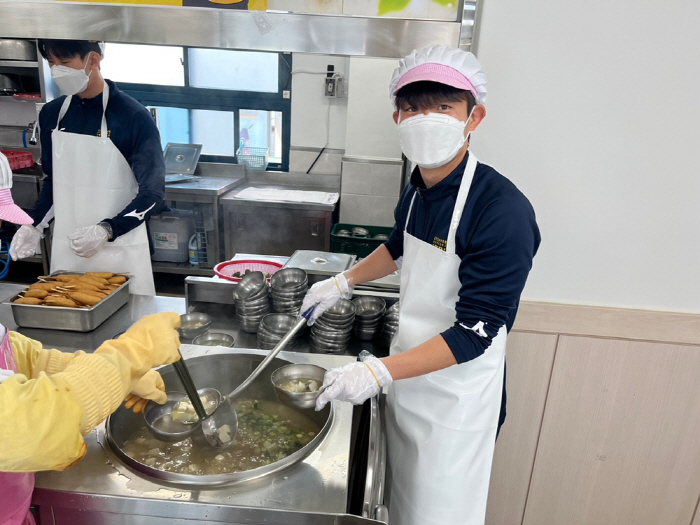 전남 드래곤즈, 지역사회와 함께하는 배식봉사 및 축구클리닉 진행