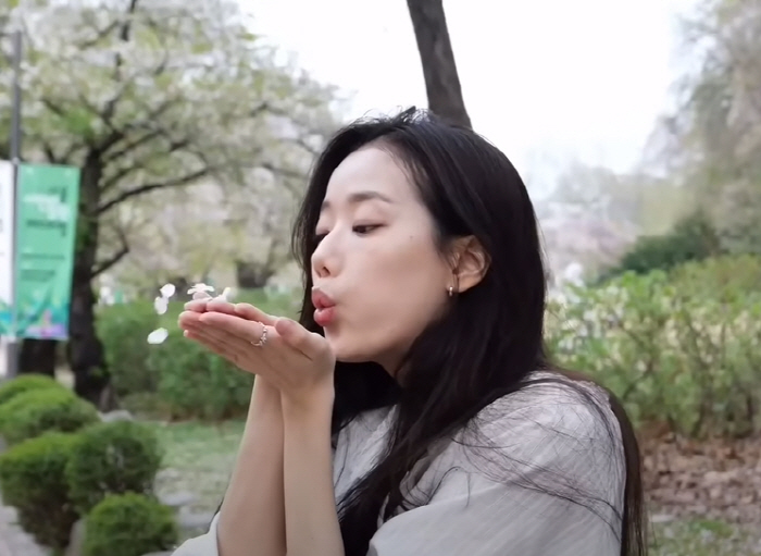 이나은, '왕따 논란'에 강제 활동 공백기 끝...4년만 다시 펼친 꿈