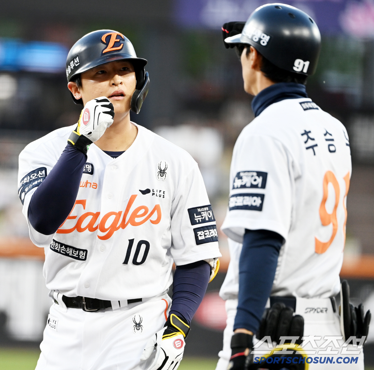 '이제 1.5게임차다'. 대타 황영묵 '몬스터월' 역전포+문현빈 쐐기포 …