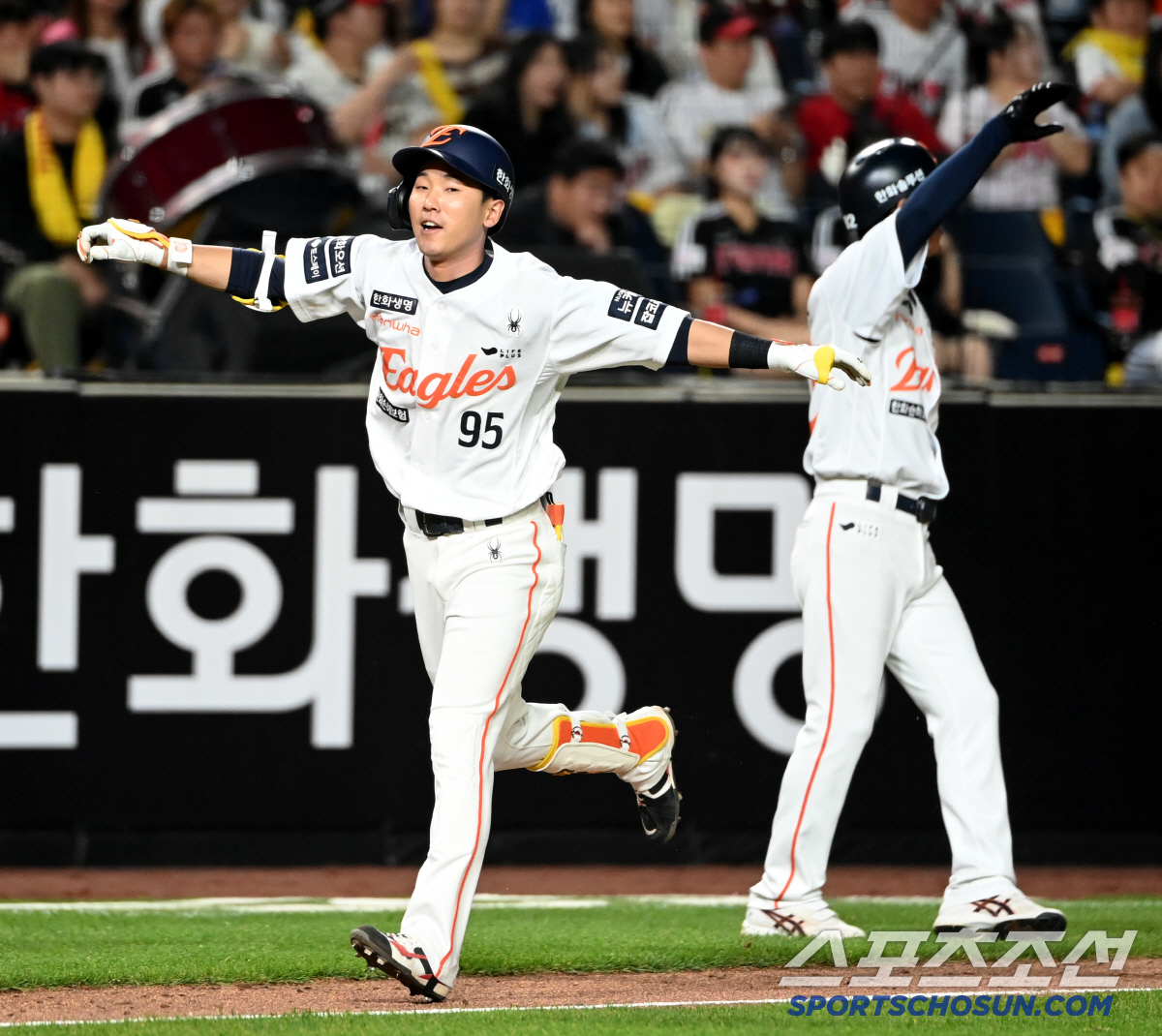 '정확한 분석→포크볼 노림수→승부처 욕심' 몬스터월 역전 투런포 친 황영…