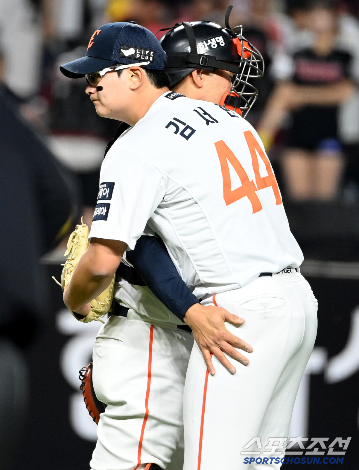 '최고 159㎞ 강속구로 KK 삼자범퇴' 공 15개면 충분했다. 리그 1…