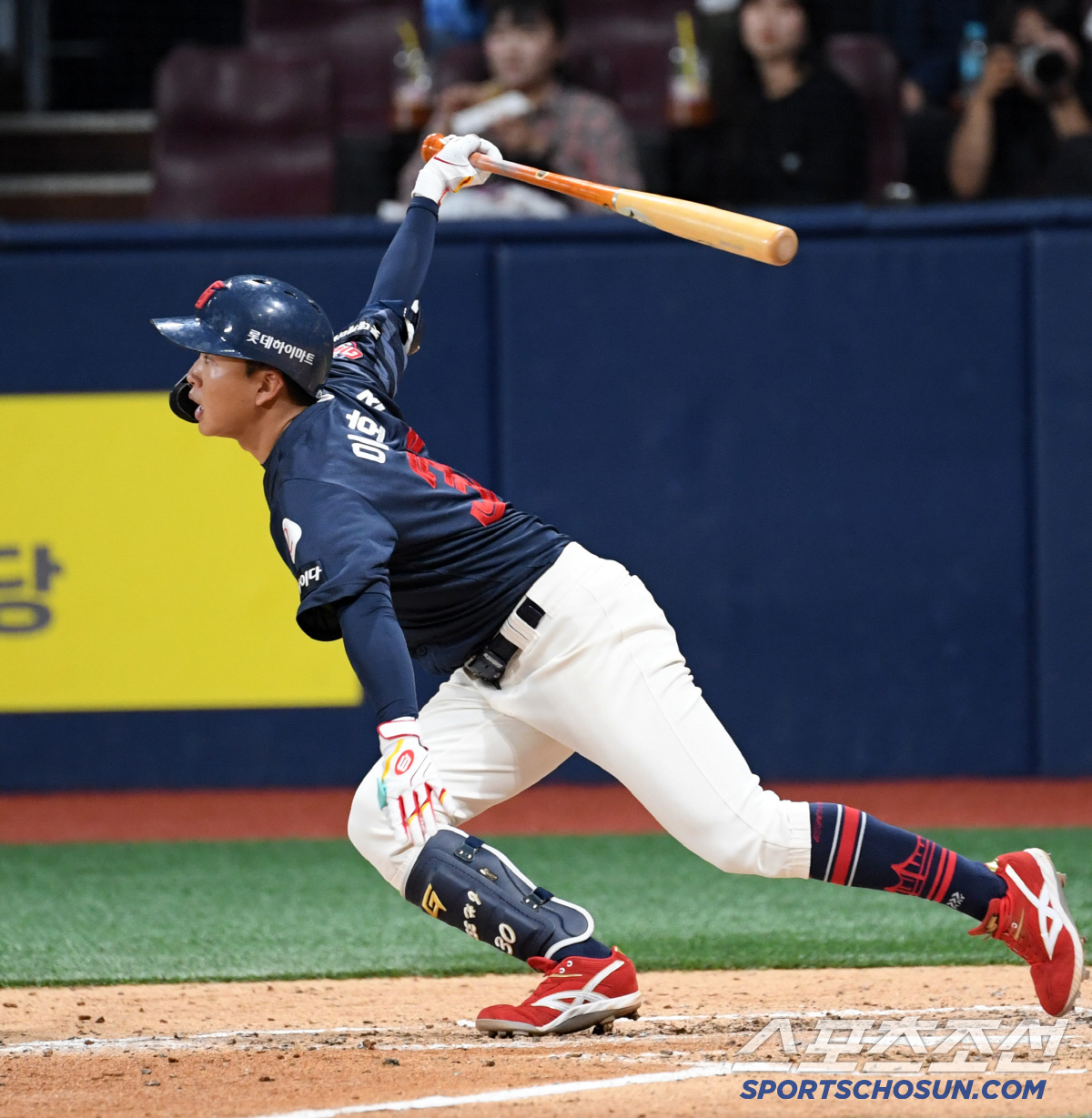 롯호준 날았다! 김태형도 깜짝 놀란 불방망이, 그보다 더 뜨거운 야망 "…