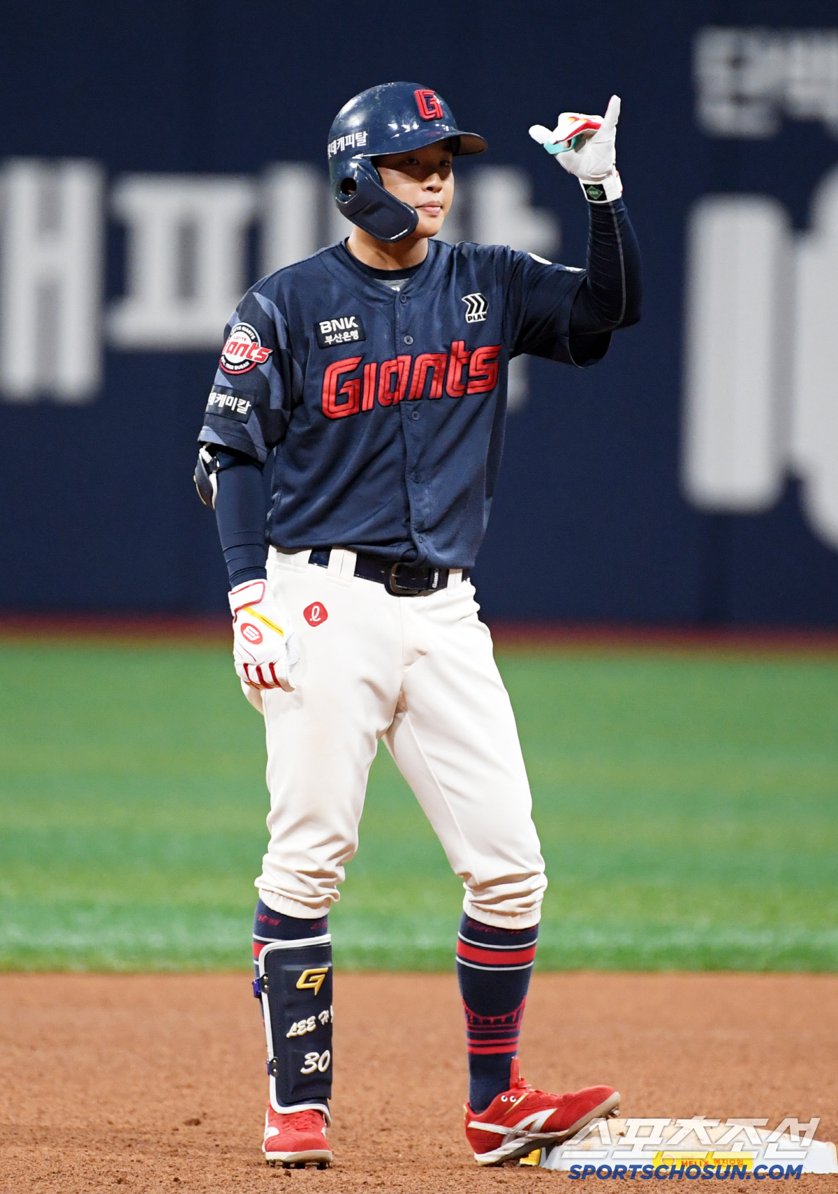 롯호준 날았다! 김태형도 깜짝 놀란 불방망이, 그보다 더 뜨거운 야망 "…