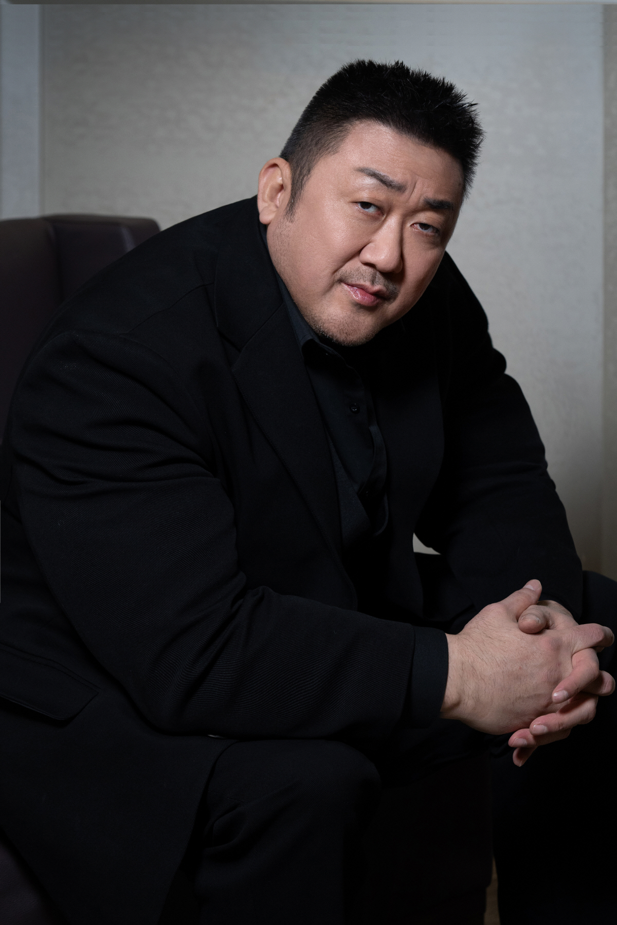 [SC인터뷰] "'범죄도시' 복붙→장르 실종?"…'거룩한 밤' 마동석이 …