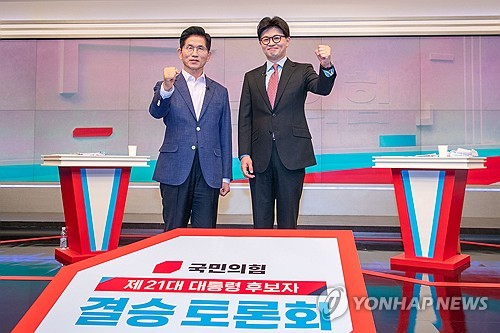 한동훈 "한덕수에 후보 양보할건가" 김문수 "양보한다면 명분 있어야"(종합)