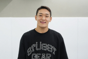 유주상, UFC 데뷔전에서 인도네시아 출신 사라기와 격돌