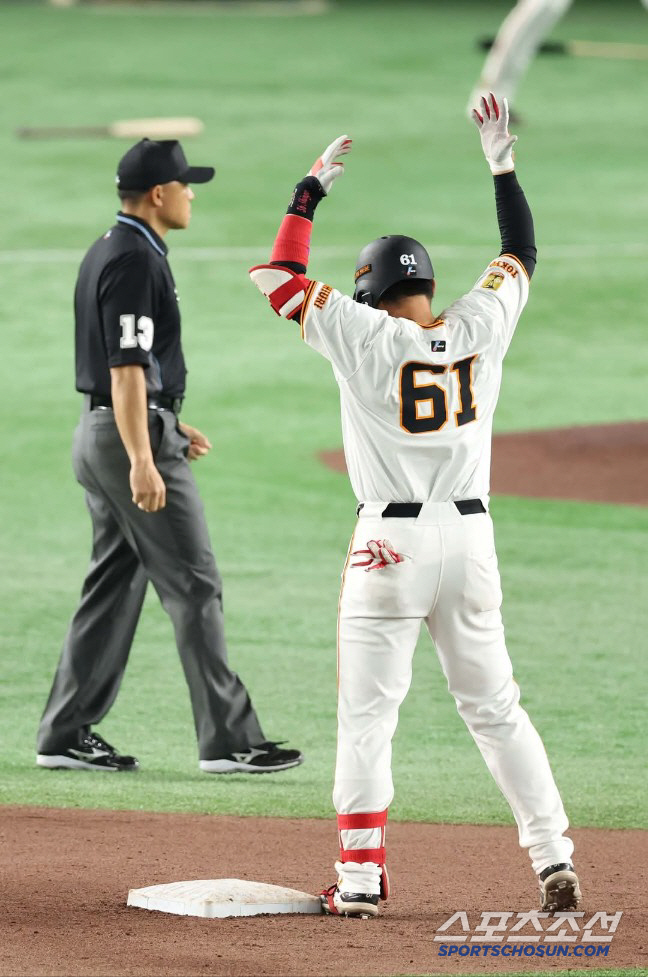 감독은 선발 탈락을 경고했는데…개막부터 '35이닝' 연속 무실점, 86년…